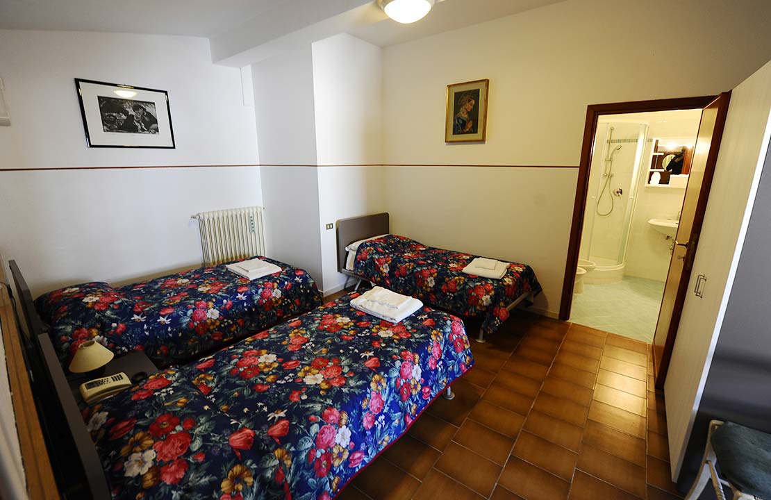 Camera Tripla Dettaglio